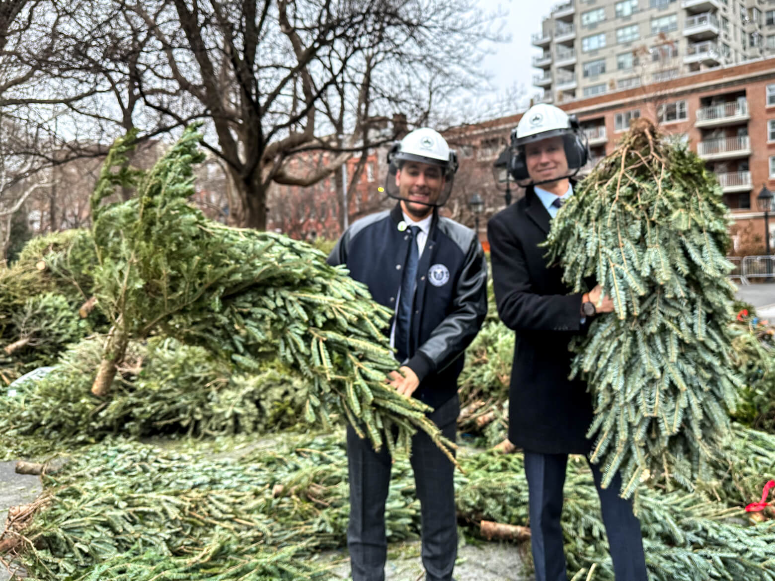 Mulchfest 2023 — a time to repurpose our holiday trees 2