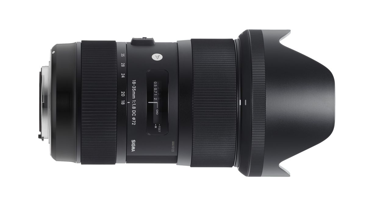 Sigma launches zoom lens with f/1.8 constant aperture
