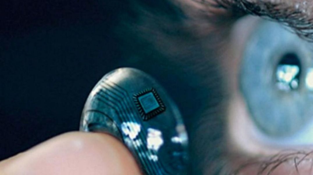 Samsungs Smart Contact Lenses Take Photos in the Blink of