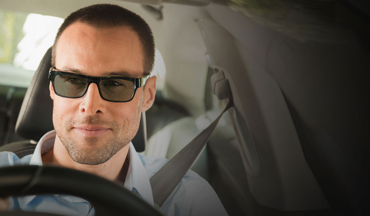 TRANSITIONS® How do Transitions® Adaptive Lenses™ Work