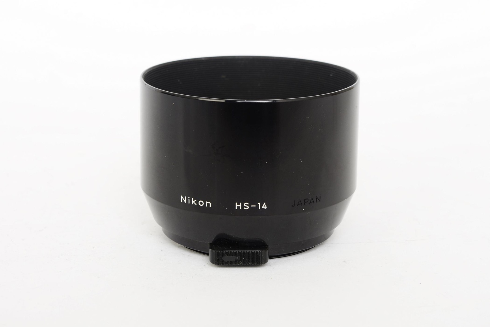 Nikon lens hood HS14 for 105mm MicroNikkor. 52mm