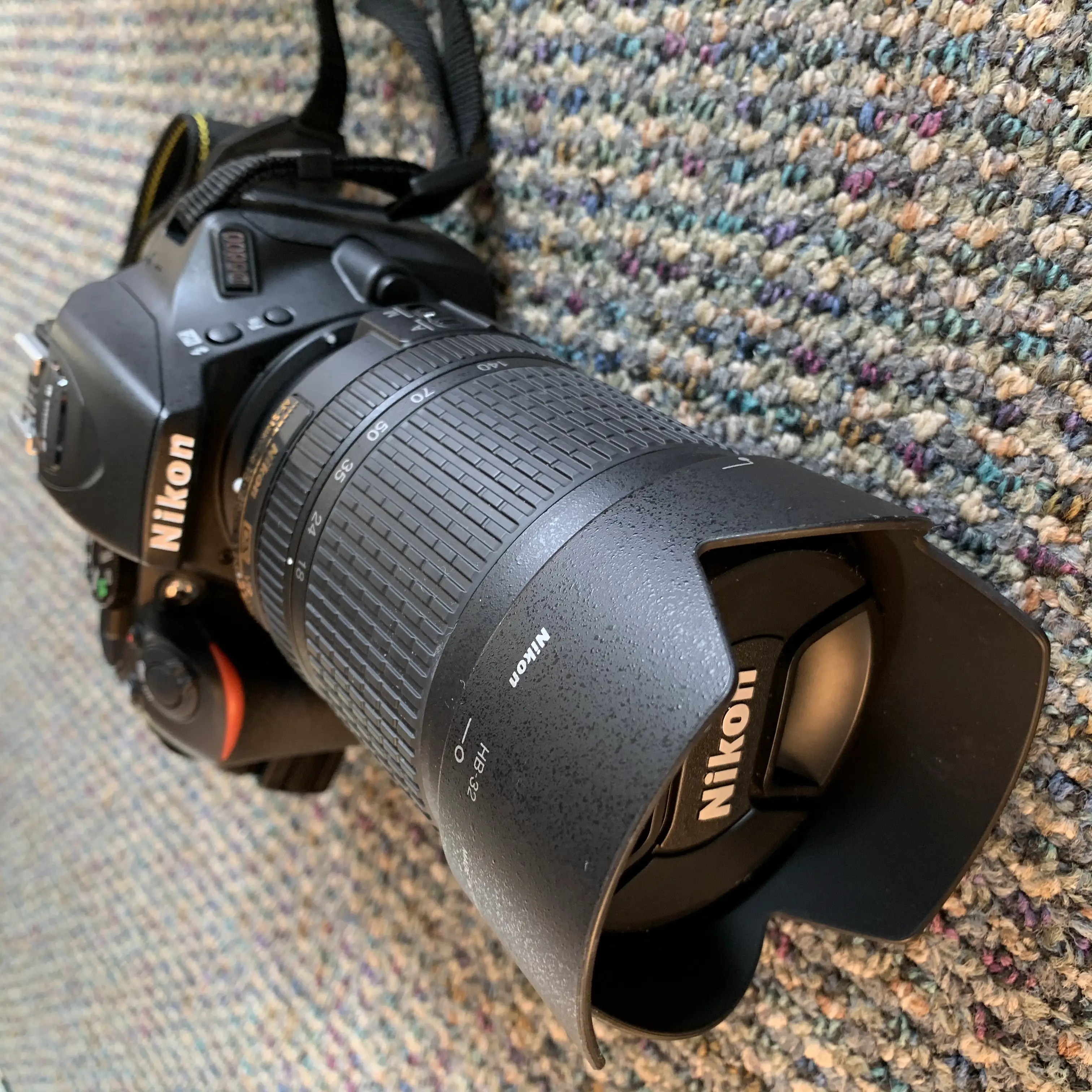NIKON D5600 18140mm VR Lens Kit Grid50