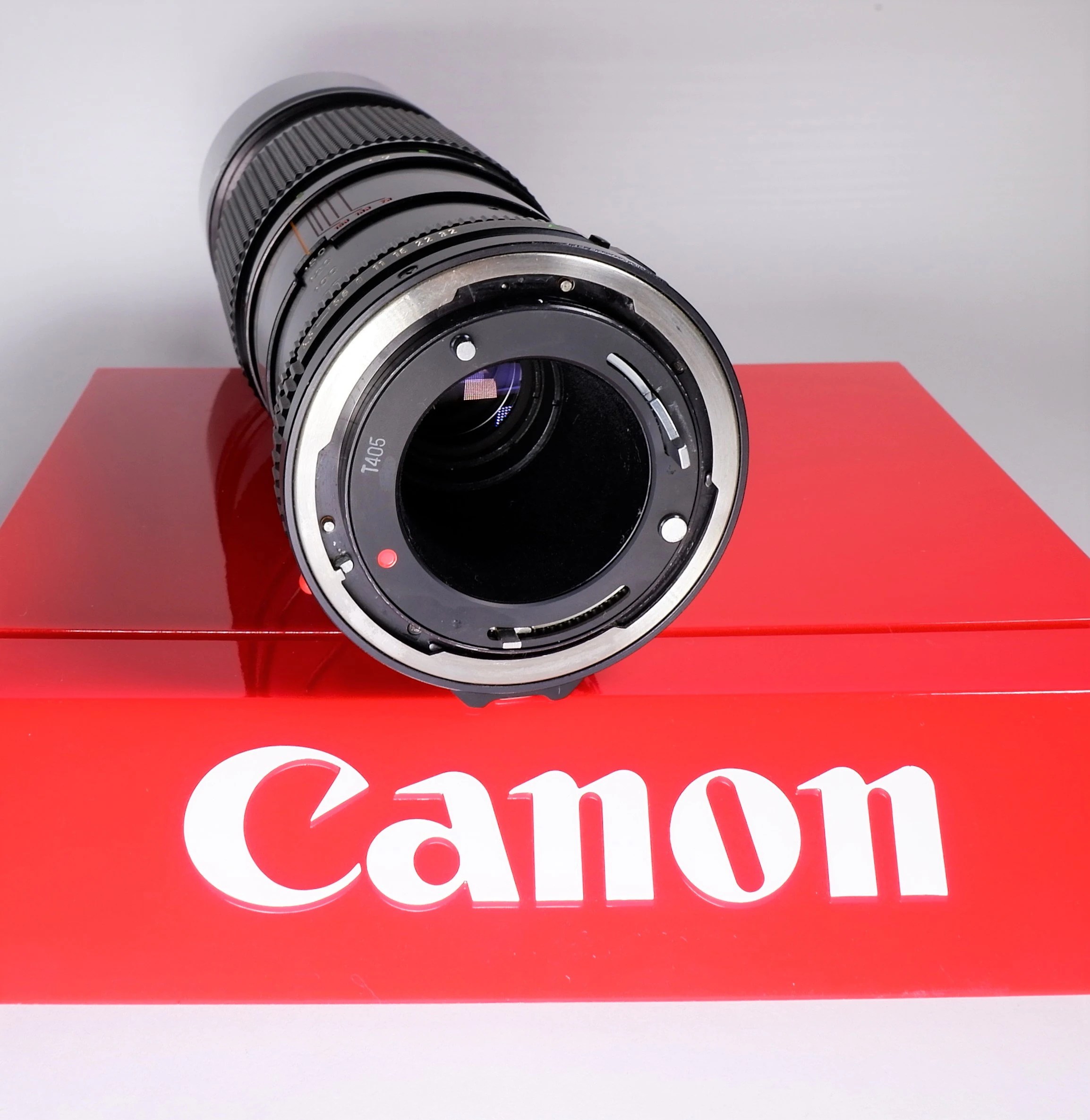 Canon New FD 70150 mm Zoom Lens with Original Canon Front