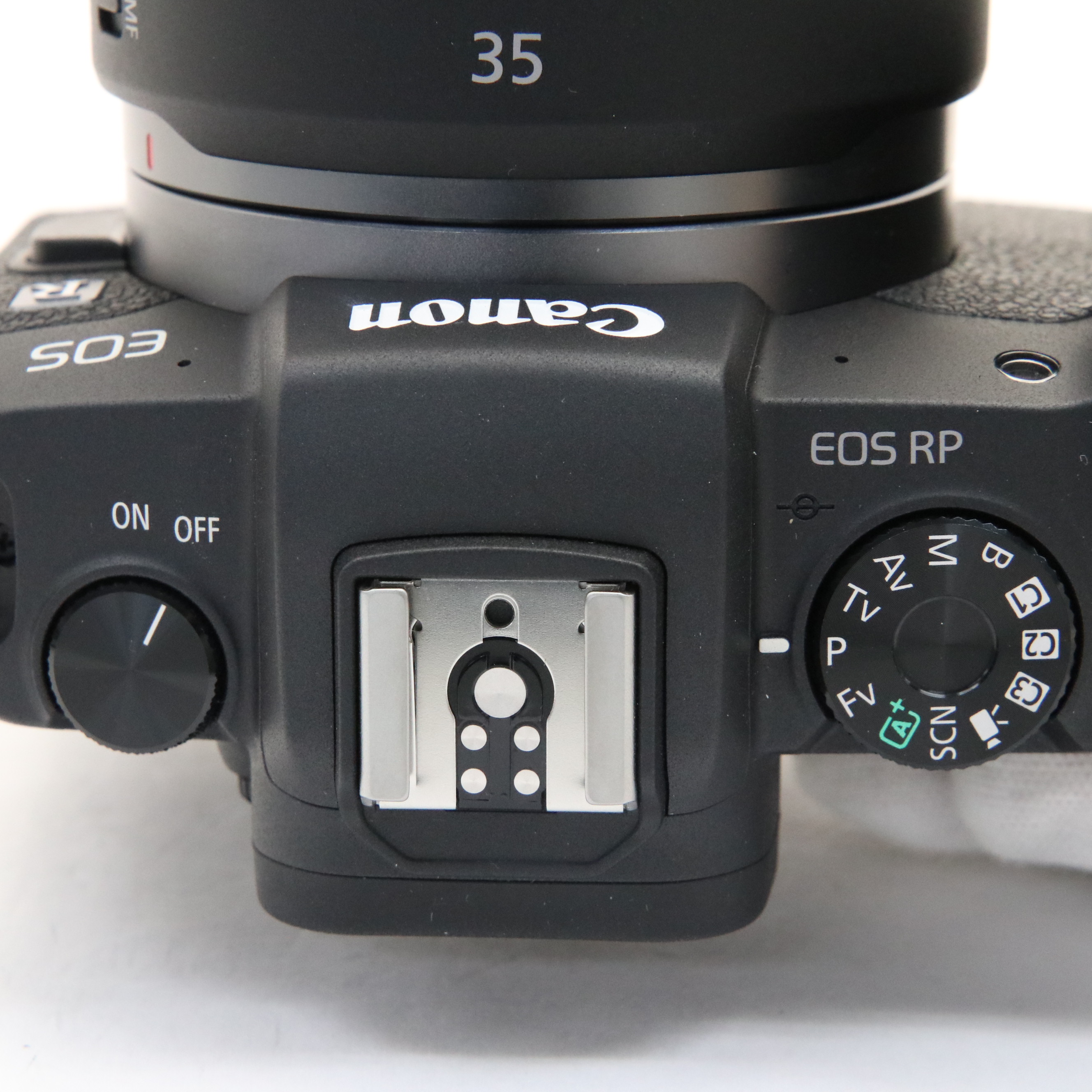 Canon EOS RP RF35 MACRO IS STM Lens Kit Near Mint 109