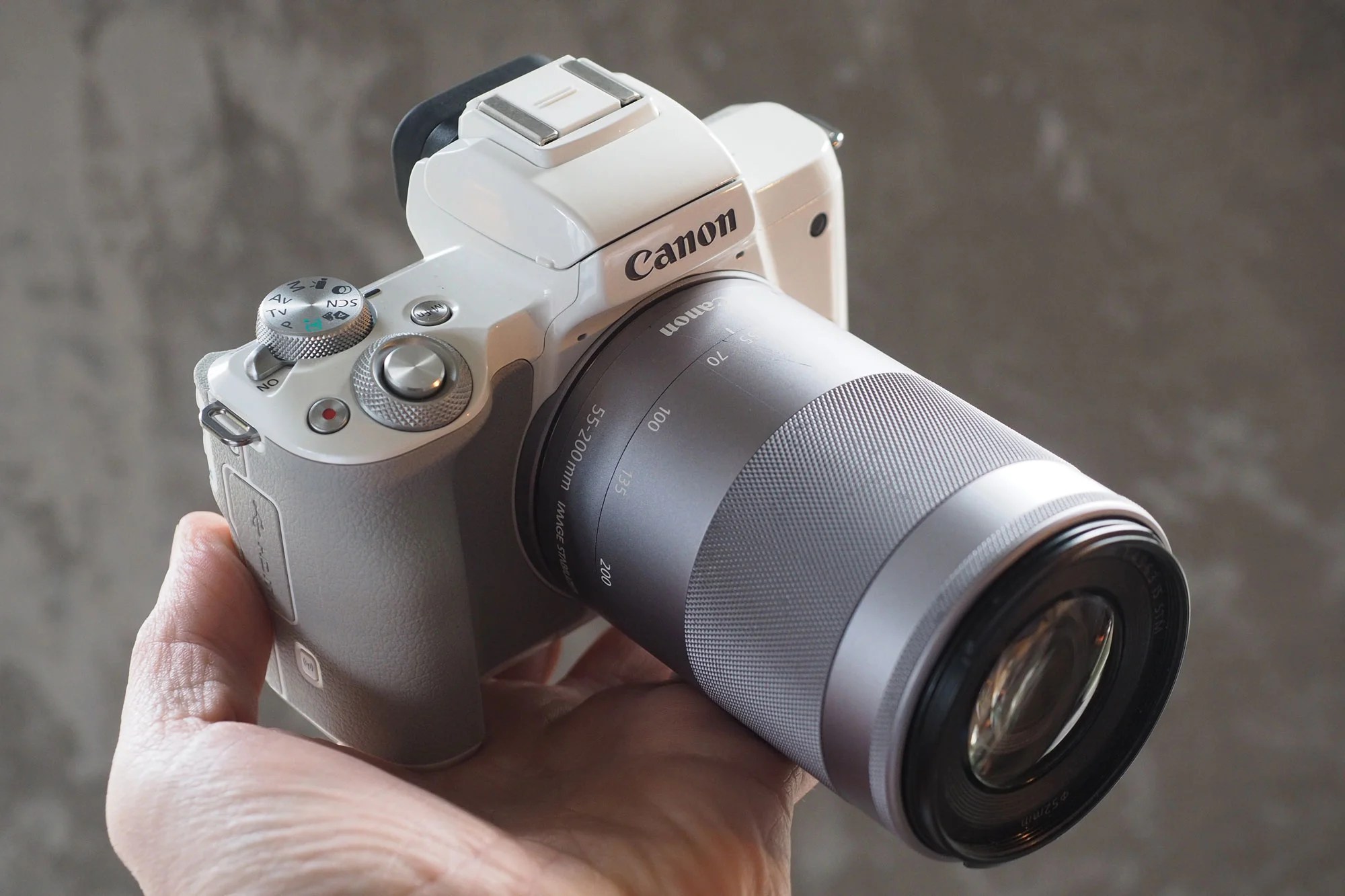 Canon EOS M50