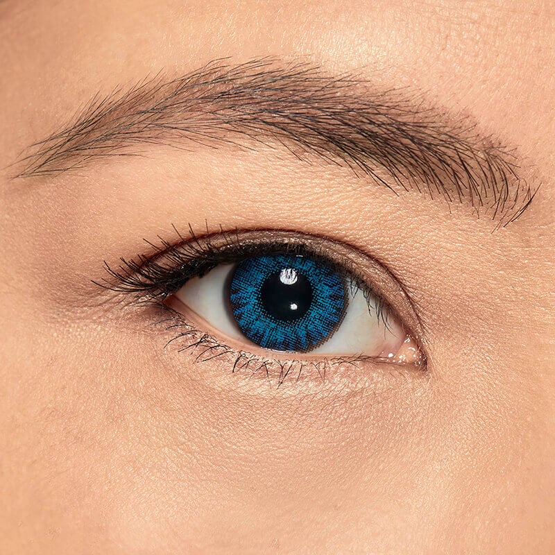 Things to know before wearing coloured contact lenses