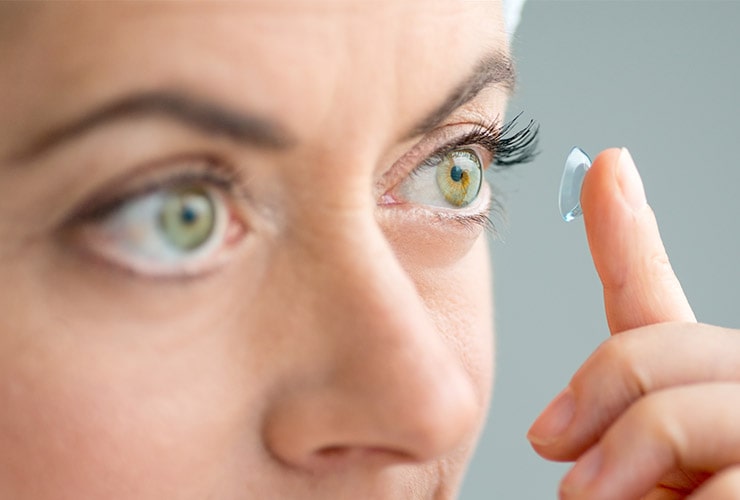 10 Mistakes with Contact Lenses that Could Damage Your