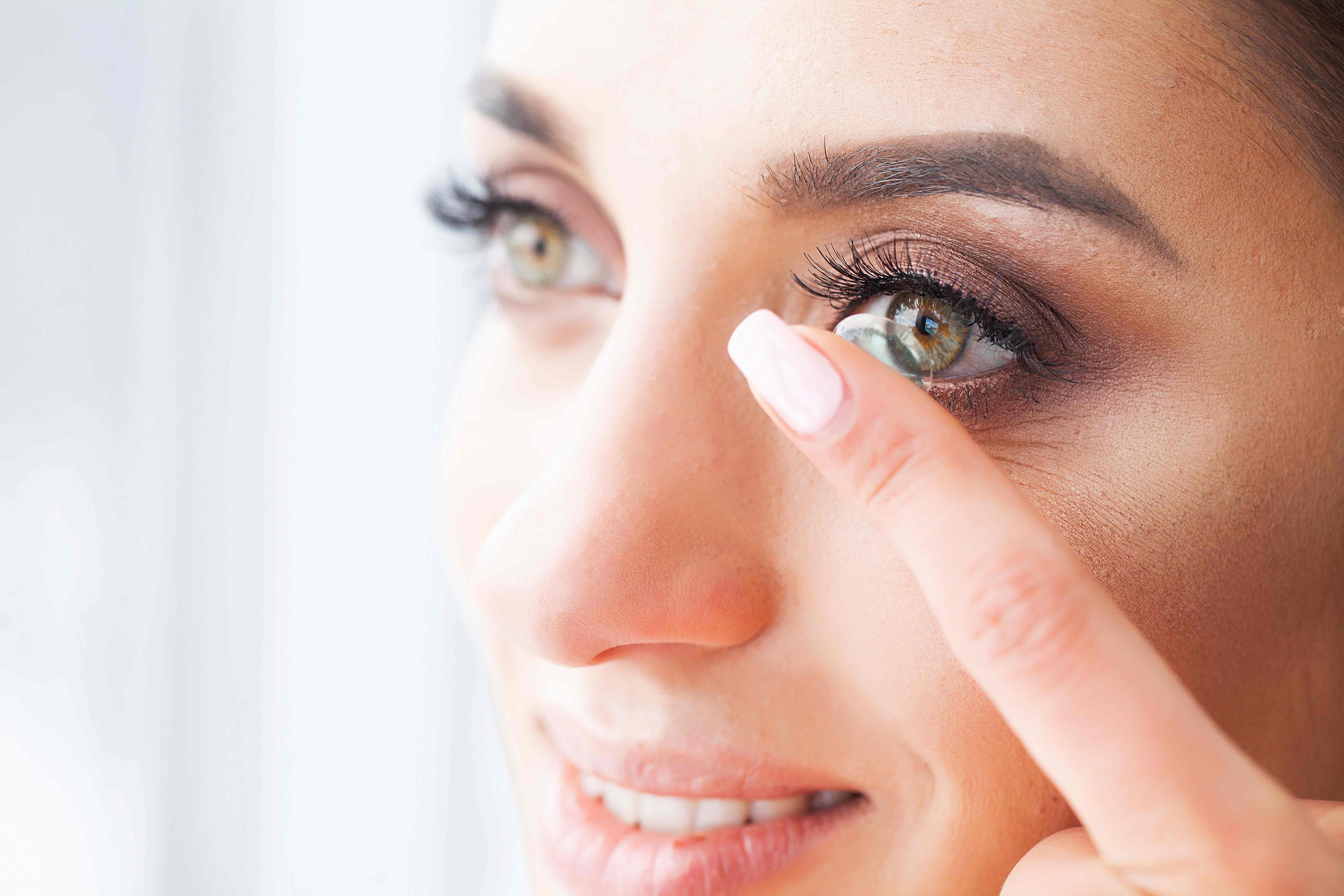 Can you wear contact lenses if you have dry eyes? Vizulize